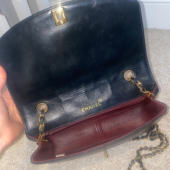 Chanel Vintage Diana Bag Quilted Lambskin Medium Black - Picture 8 of 13